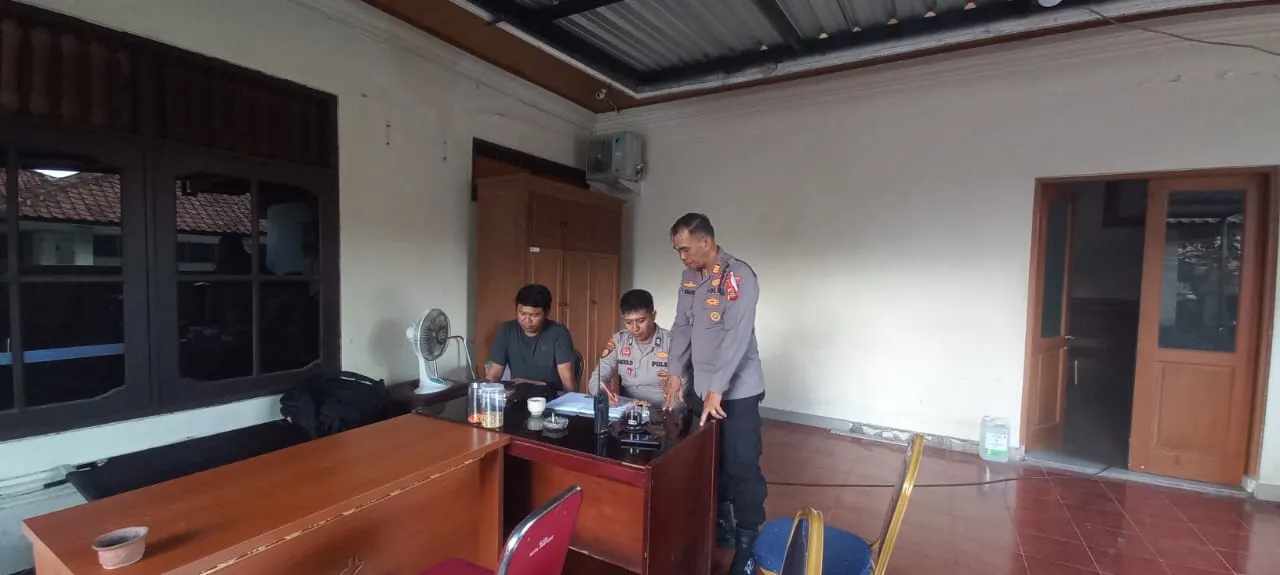 Satgas Preventif Polresta Denpasar Amankan Kantor Bawaslu dalam Pilkada Serentak 2024