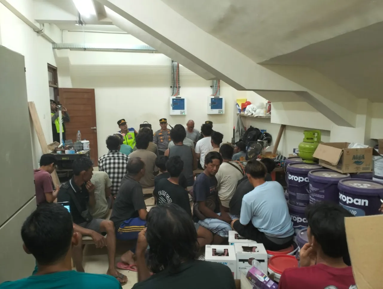 Kapolsek Denpasar Utara Gelar "Cooling System" Bersama Warga Pendatang di Kampus IHDN untuk Wujudkan