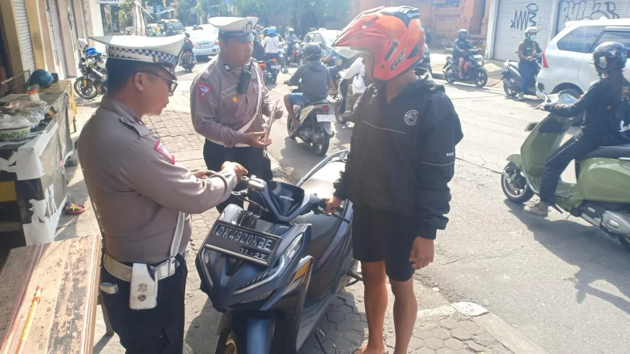Ops Zebra Agung 2024 di Simpang Waribang-Supratman Tindak 5 Pelanggar