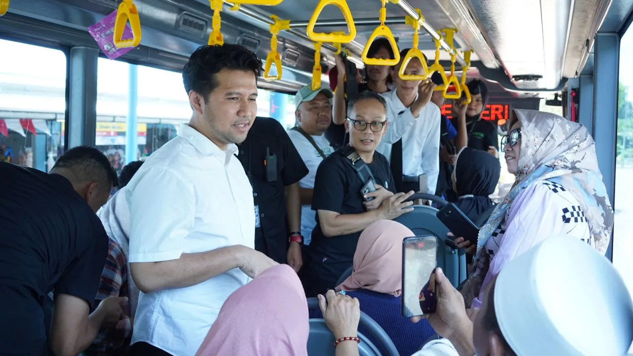 Emil Dardak Ajak Warga Jaga Trans Jatim dan Percaya Keamanan Transportasi Publik