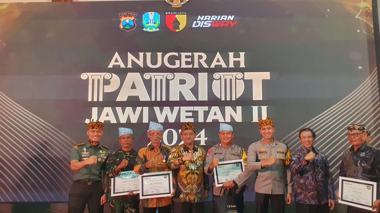 Aiptu Wahyudi Bhabinkamtibmas Bersama Tiga Pilar Desa Pontang Raih Anugerah Patriot Jawi Wetan II