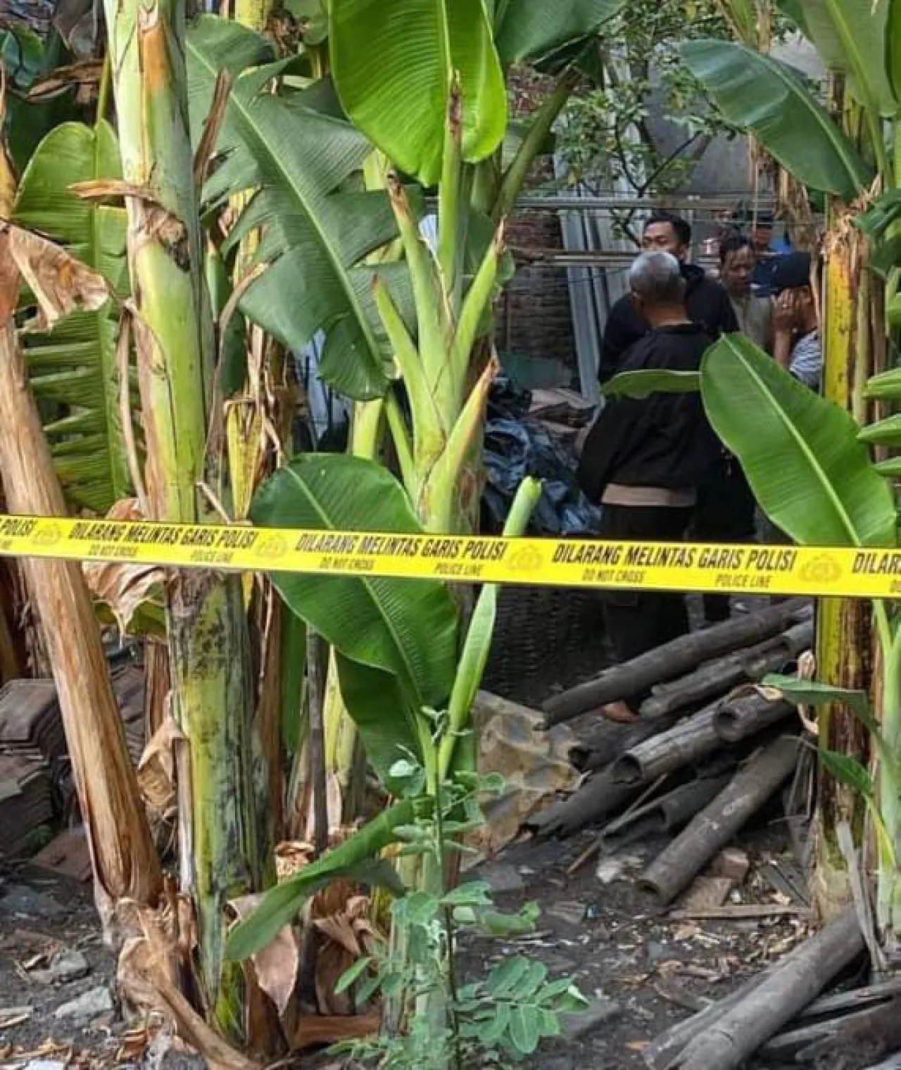 Polresta Sidoarjo Temukan Mayat Wanita Di Belakang Rumah Diduga Penganiayaan dan Pembunuhan
