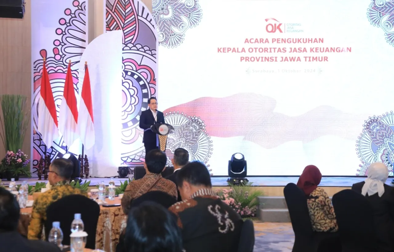 Pj. Gubernur Adhy Hadiri Pengukuhan Yunita Linda Sebagai Kepala OJK Jatim