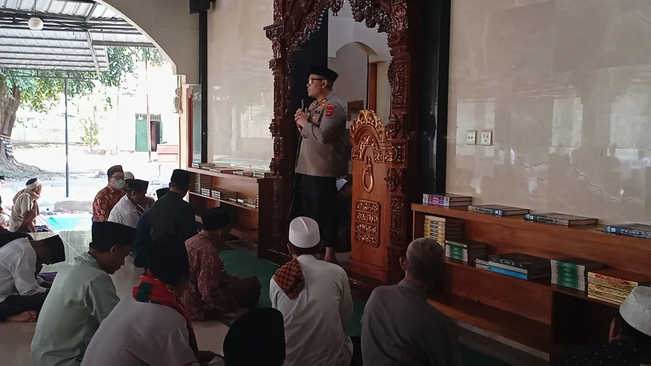 Cooling system Kapolsek Dentim Bersama Jemaah Musholla Al Falah: Wujudkan Pilkada Damai