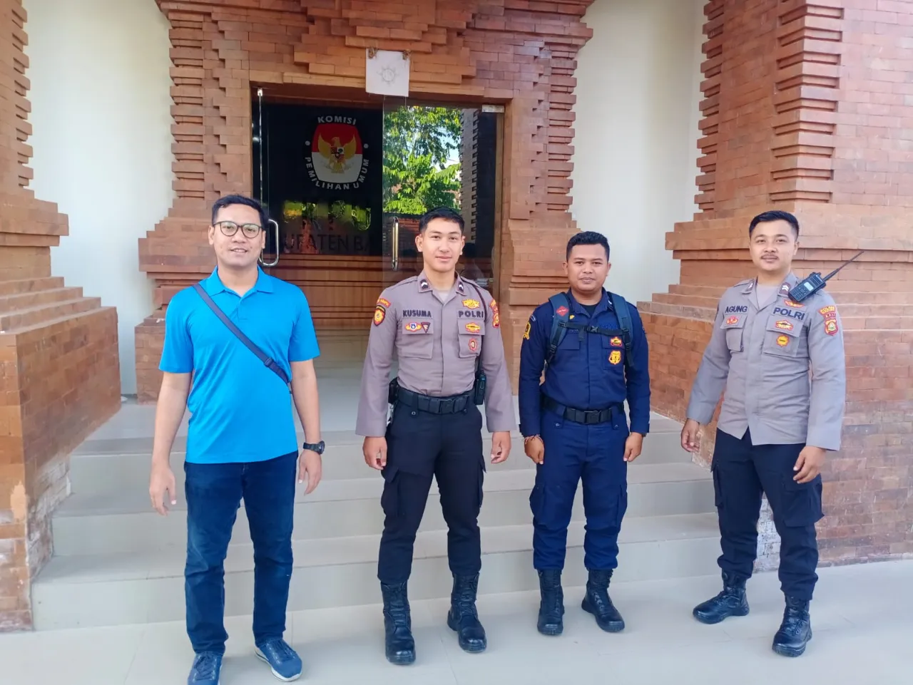 Polresta Denpasar Pengamanan Kantor KPU dan Bawaslu Badung Selama Tahap Kampanye Pilkada 2024