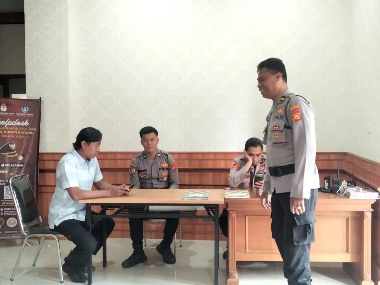 Pengamanan Kantor KPU dan Bawaslu Badung oleh Satgas Preventif Polresta Denpasar pada Tahap Kampanye