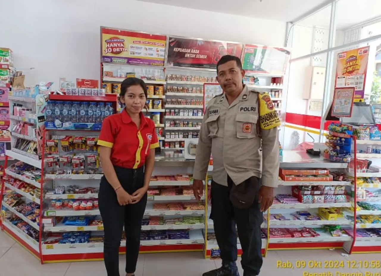 Tingkatkan Keamanan jelang Pilkada, Bhabinkamtibmas Himbau Pengelola Minimarket Pasang CCTV