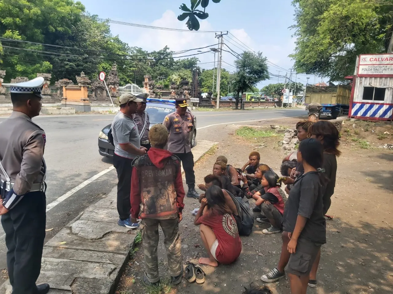 Kapolsek Kawasan Pelabuhan Gilimanuk, Polres Jembrana Pimpin Pemulangan 14 Anak Punk ke Jawa