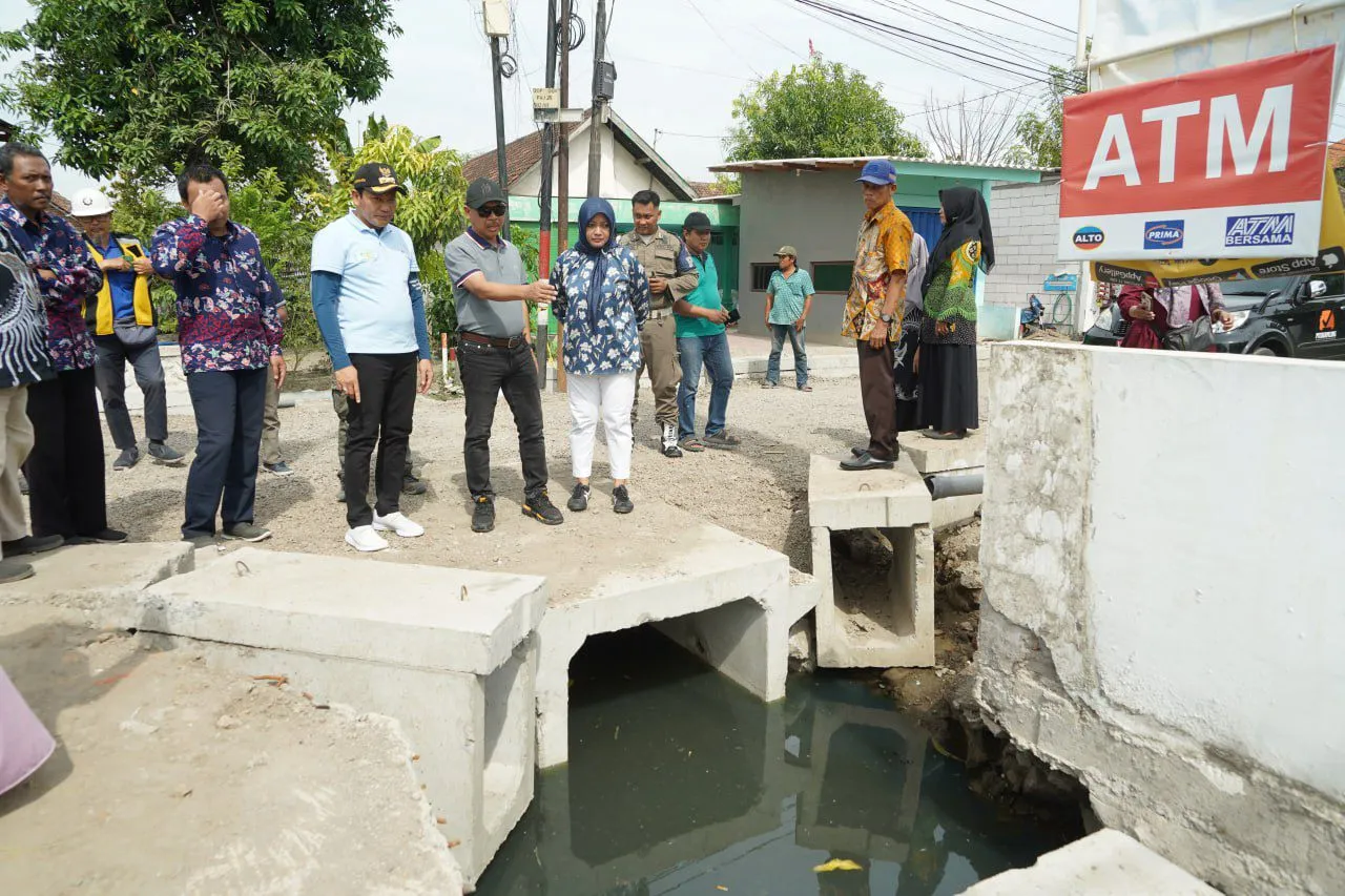 Plt. Bupati Sidoarjo Subandi Sidak Dua Proyek Jalan Betonisasi