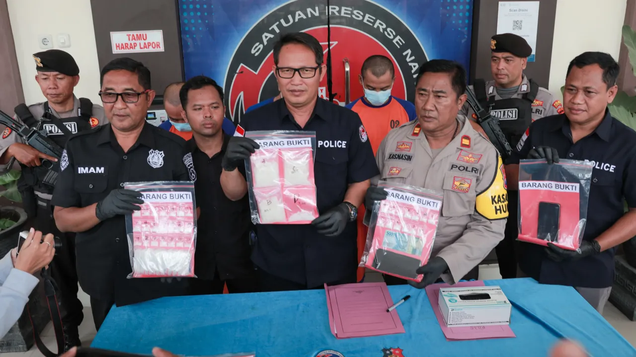 Satnarkoba Polres Jombang Amankan Tiga Sopir Pengedar Sabu Senilai 400 Juta