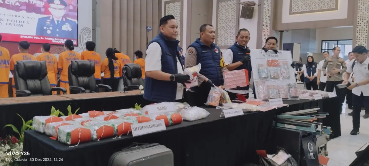 Polda Jatim Ungkap 819 Kasus Narkoba dalam 100 Hari Program Asta Cita