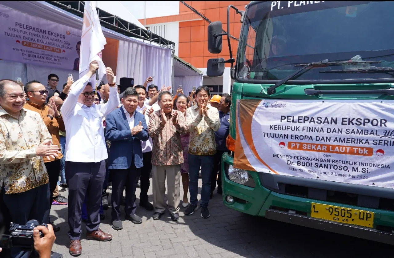 Menteri Perdagangan Budi Santoso Lepas Ekspor Makanan Kerupuk dan Sambal
