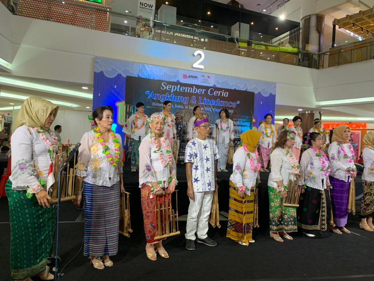 Grup Musik Angklung Tangerang Ini Ingin Pentas di Surabaya
