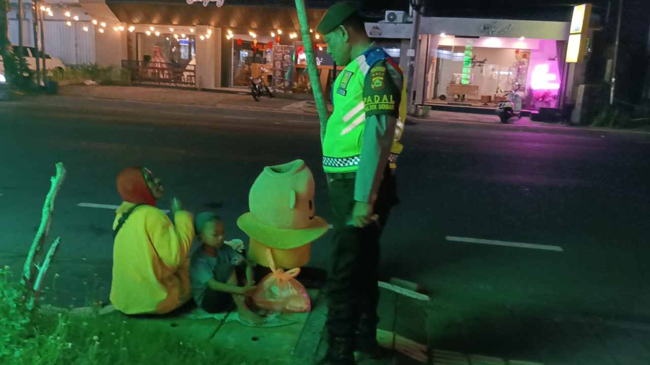 Patroli Subuh Polsek Denbar Lubai Berikan Rasa Aman Bagi Aktivitas Masyarakat
