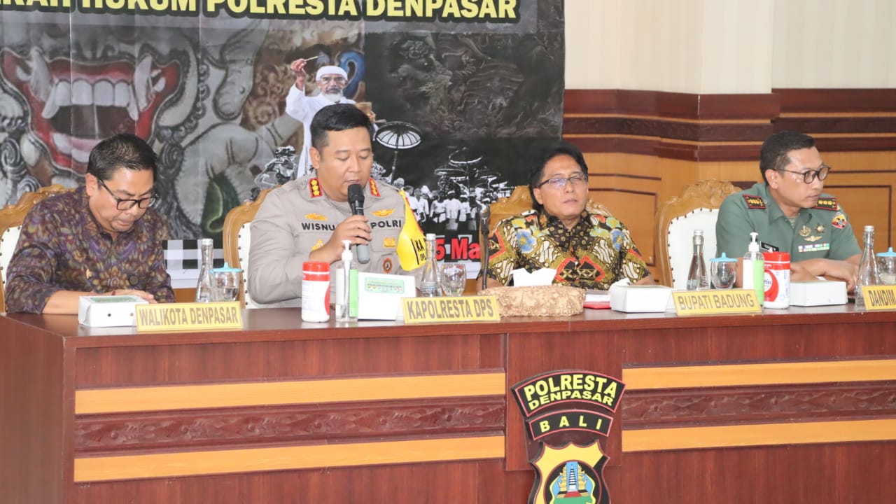 Jalin Silahturahmi Polresta Denpasar Melaksanakan Program Jum”at Curhat Di Masjid AL- Mujahidin