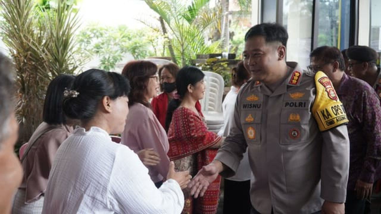 Minggu Kasih di Aula Kantor Kelurahan Kesiman, Denpasar Timur, Dengar Keluhan Warga