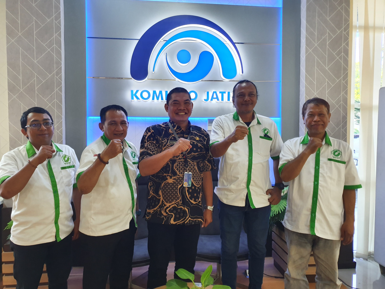 AWS Berkunjung Ke Diskominfo Jatim Untuk Usulkan Beberapa Program