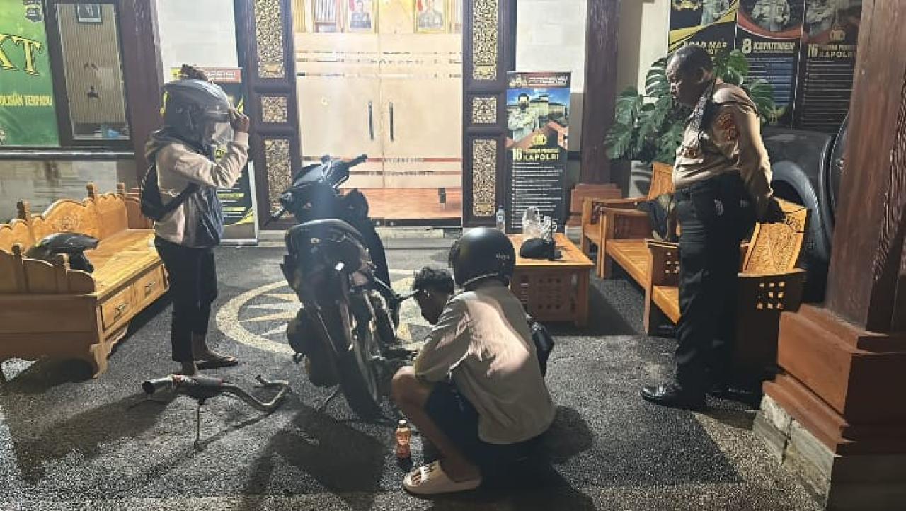 Patroli Malam Minggu Polsek Dentim Jelang Pilkada Serentak: Knalpot Brong Ditindak, Keamanan Wilayah