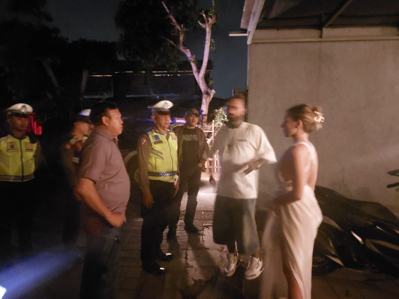 Polsek Kuta Selatan Gelar Blue Light Patrol Jelang Pilkada 2024 berhasil bubarkan party WNA tanpa ij