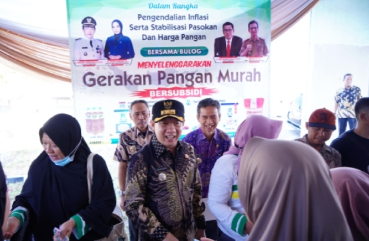 Pj. Bupati Pringsewu Membuka Gerakan Pangan Murah (GPM)