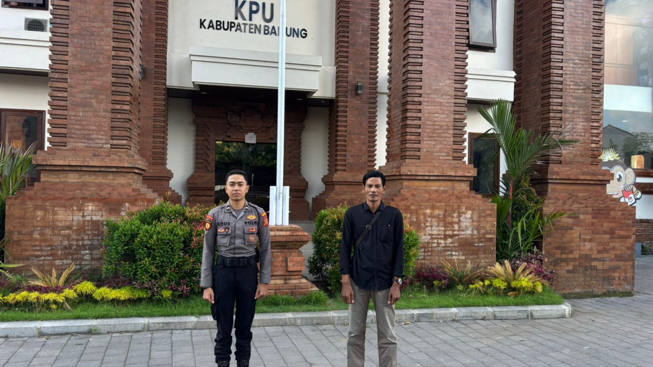 Pengamanan Pilkada 2024: Polresta Denpasar Lakukan Pengawalan Kantor Kpu Dan Bawaslu Badung