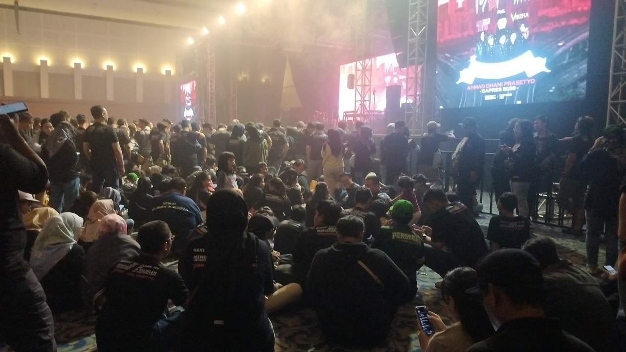 Ribuan Masyarakat Surabaya Penuhi Konser Deklarasi Baladewa-Baladewi Secara Gratiss