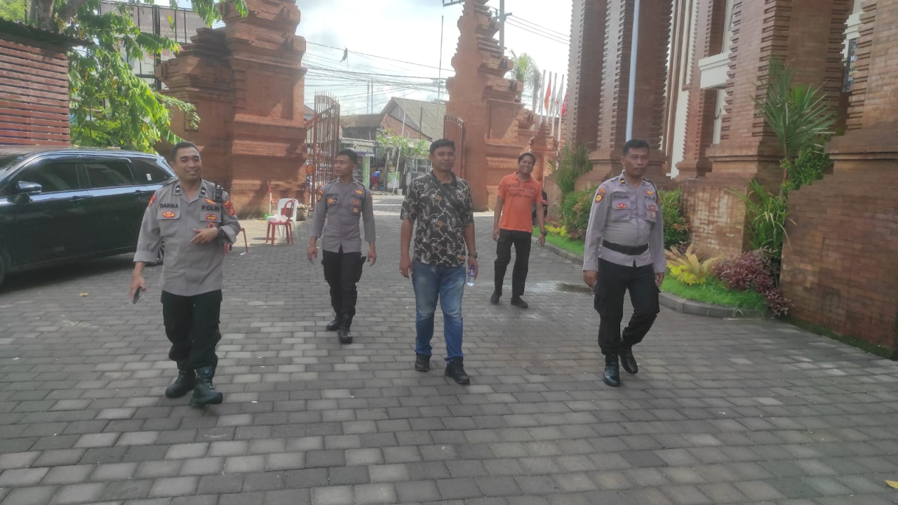 Satgas Preventif Polresta Denpasar Kawal Keamanan Kantor KPU dan Bawaslu Badung pada Tahap Kampanye