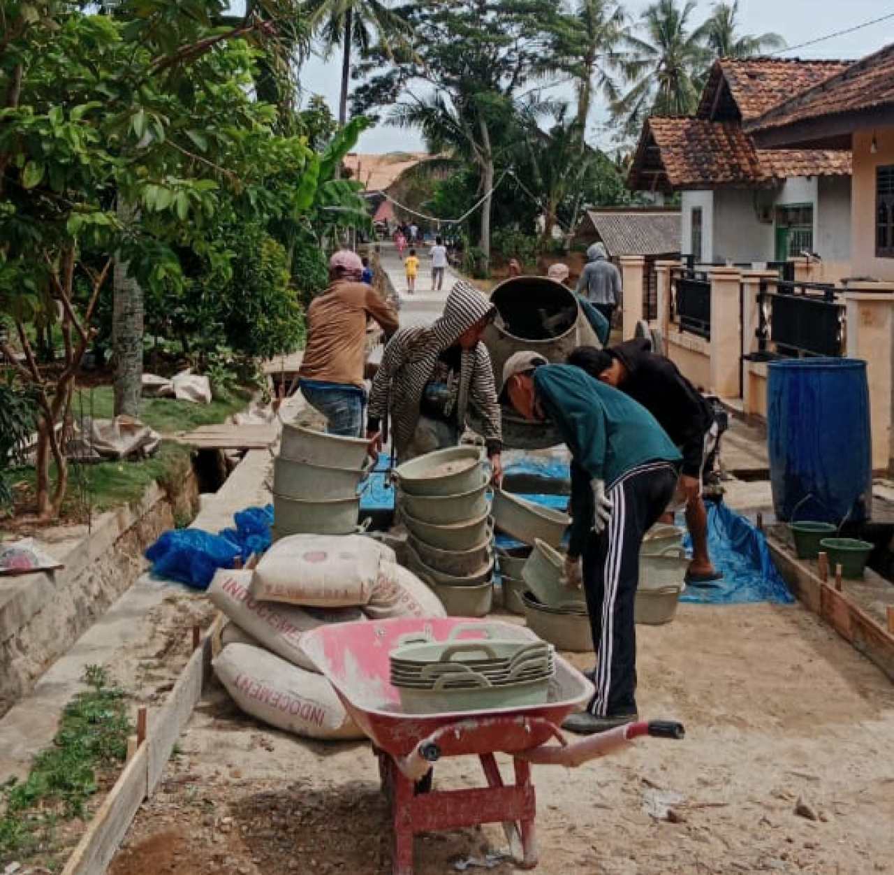 Pekon Pamenang, Sukses Merealisasikan ADD Membangun Jalan Rabat Beton Tahap II Tahun 2024