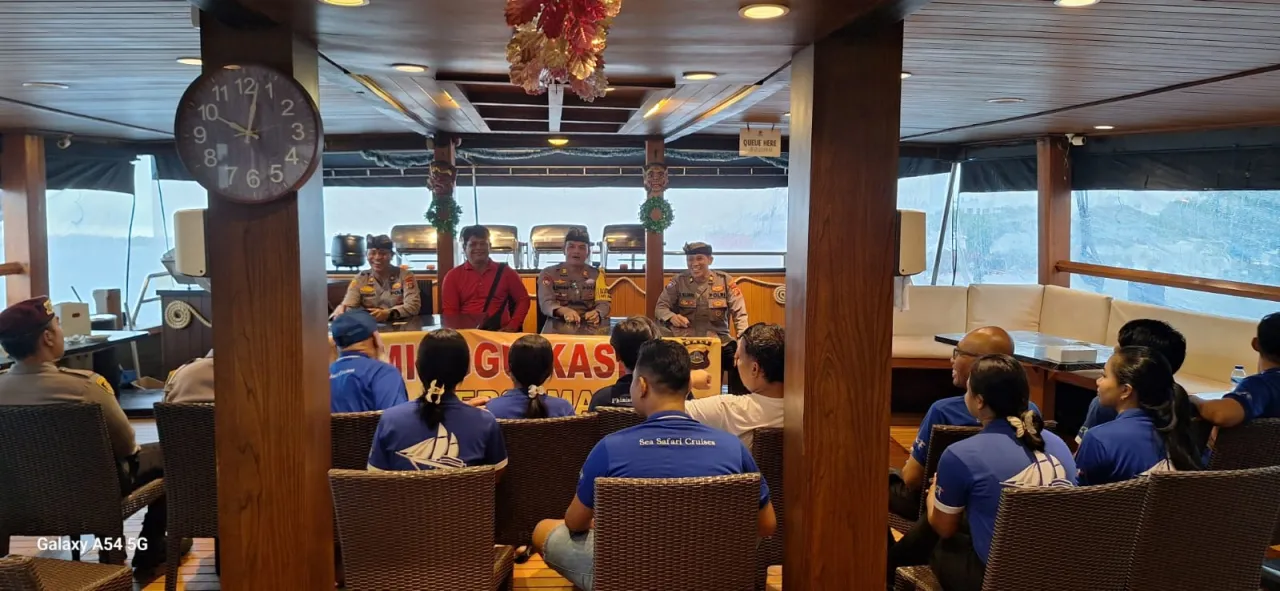 Minggu Kasih Bersama Polresta Denpasar di Kapal SAE Safari Cruises, Pelabuhan Benoa
