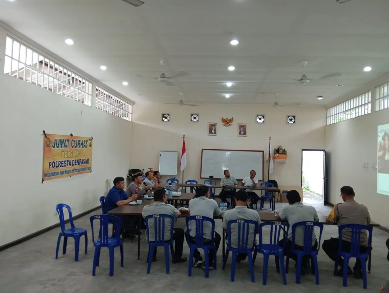 Jumat Curhat di LPD Desa Adat Peminge, Kuta Selatan, serap Aspirasi Masyarakat