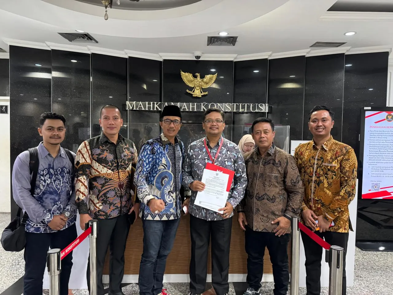 Tim Hukum Khofifah-Emil Siap Kawal Pilihan Warga Jatim