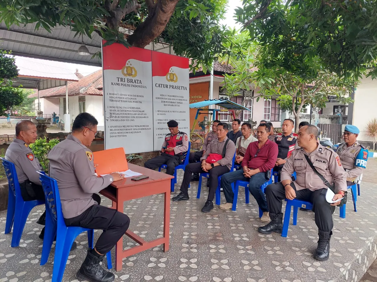 SOP (Standard Operasional Prosedur) dan Ketahanan Pangan Sebagai Penekanan Pada Jam Pimpinan Oleh Kapolsek Gilimanuk.