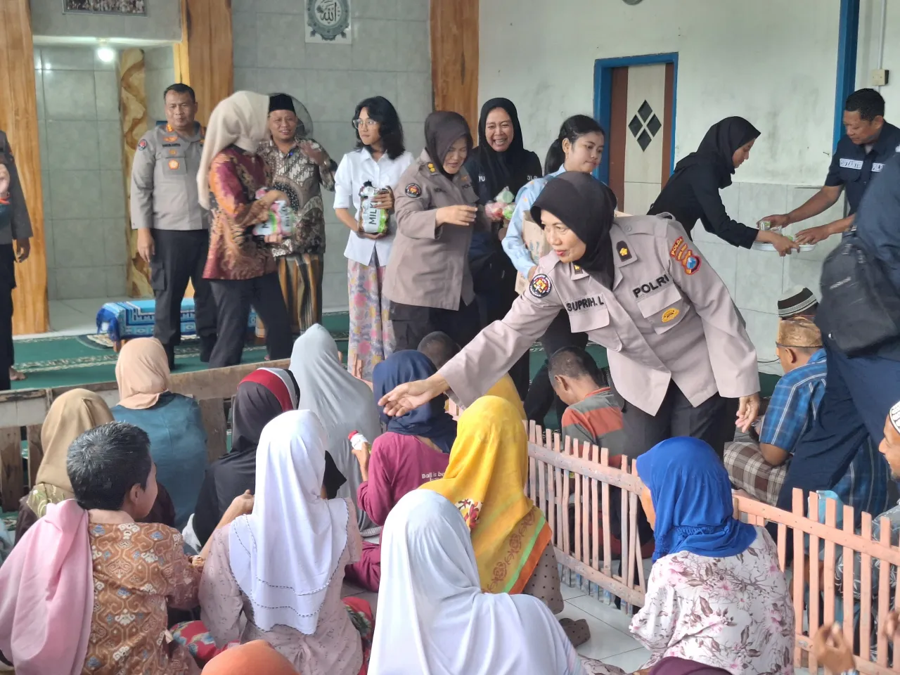 Sambut Bulan Suci Ramadhan Bidhumas Polda Jatim Gelar Baksos Peduli ODGJ