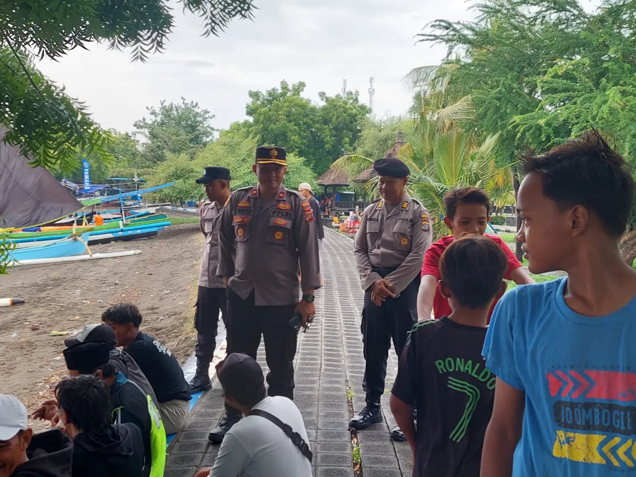 Kapolsek Gilimanuk Ajak Warga Manfaatkan Lahan Tidak Produktif untuk Ketahanan Pangan