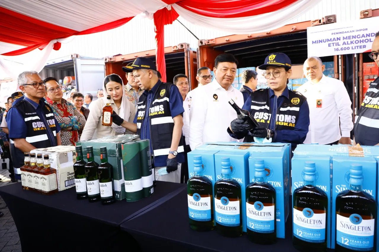 Pj. Gubernur Adhy Berkomitmen Penuh Dukung Pencegahan dan Pemberantasan Penyelundupan di Jatim