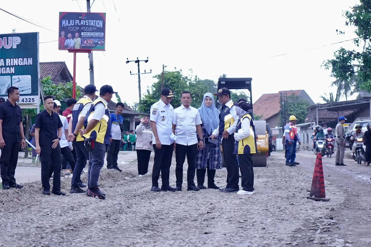 Gubernur Lampung dan Bupati Pringsewu Ground Breaking Jalan Provinsi