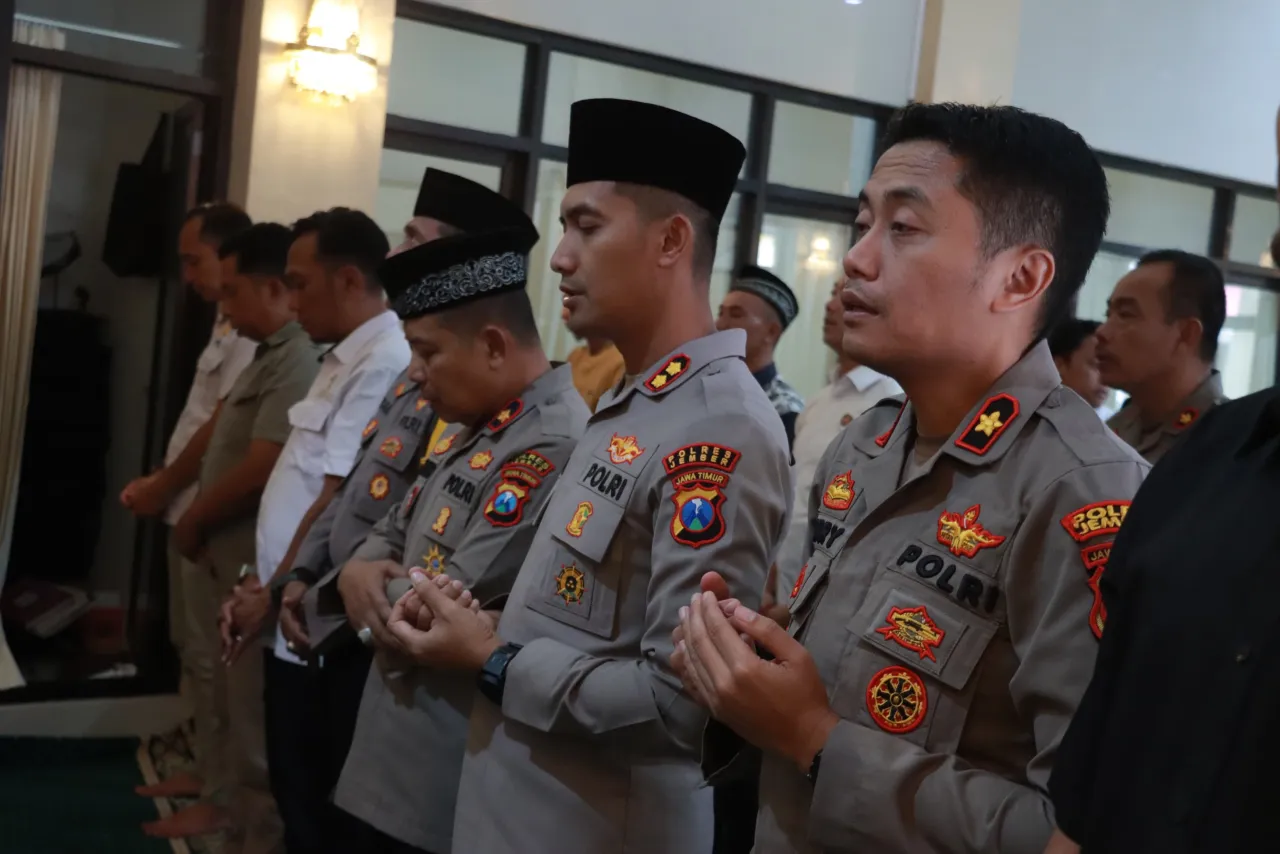 Polres Jember Gelar Sholat Ghaib untuk 3 Anggota Polri yang Gugur dalam Tugas