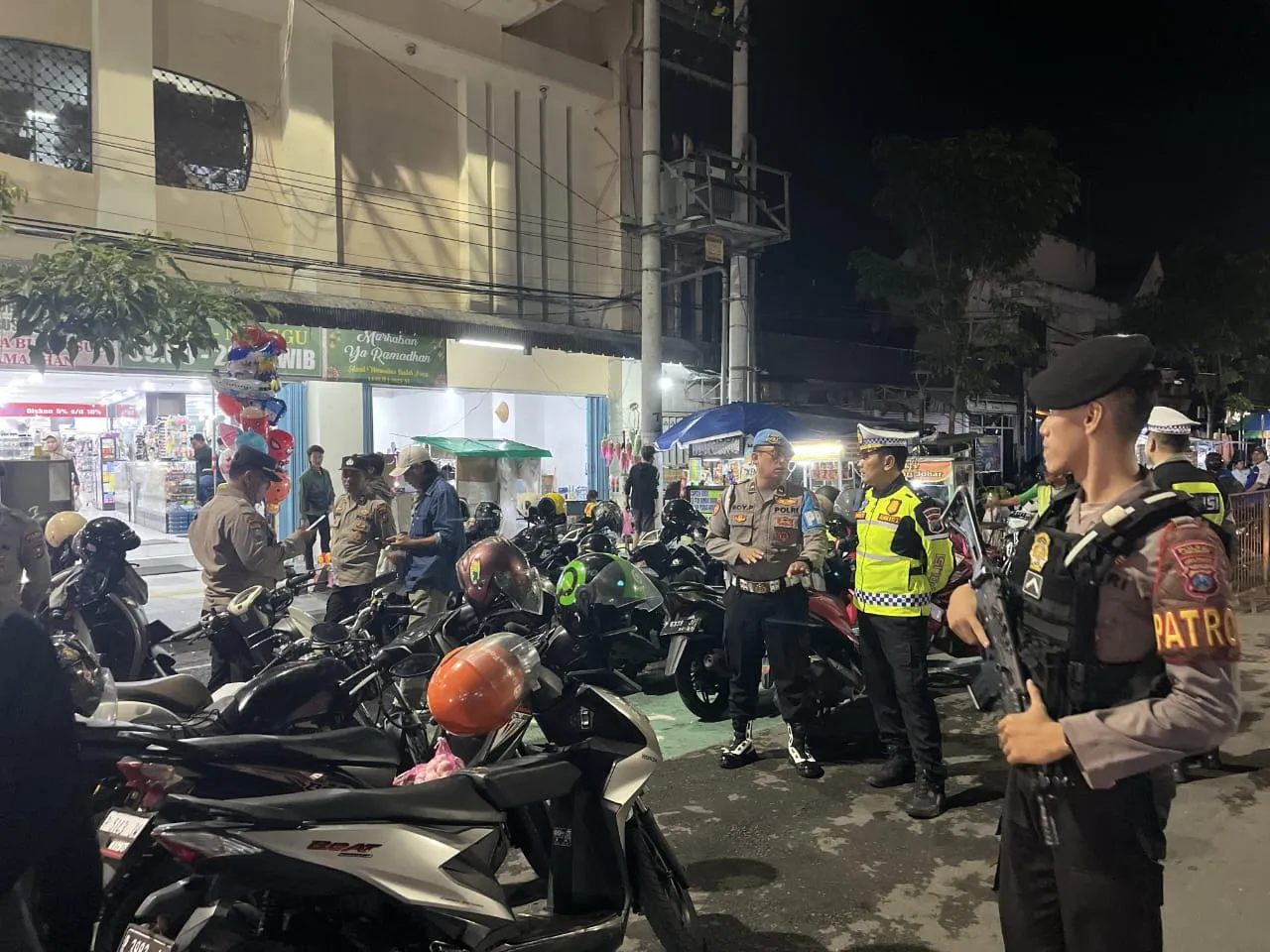 Tingkatkan Kamtibmas Diwilayah Hukum, Polres Jember Gelar KRYD Patroli Malam