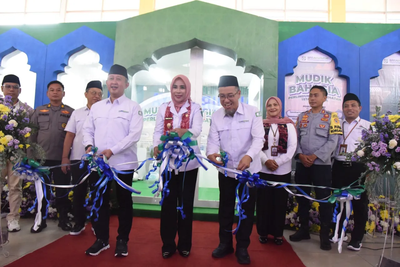 Wabup Sidoarjo Ajak Pemudik Manfaatkan Posko Mudik BPJS Kesehatan di Terminal Purabaya