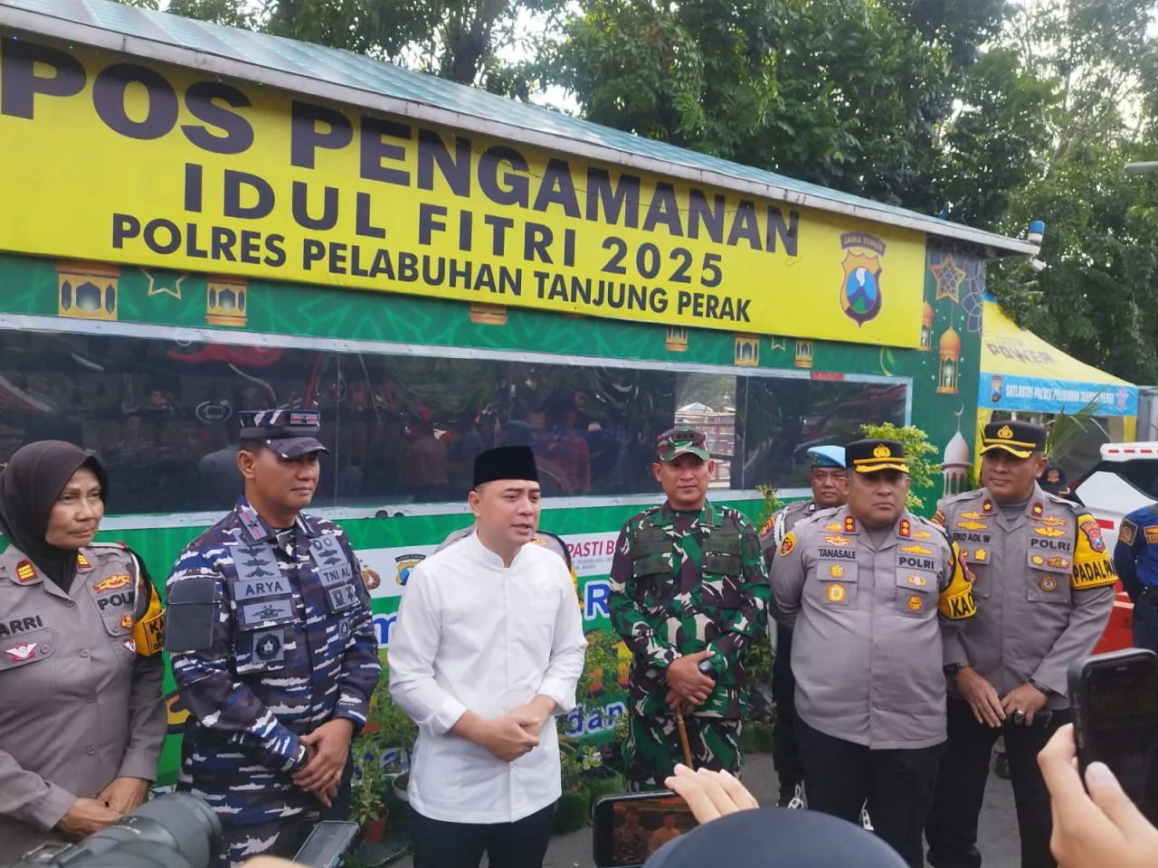 Kapolres Pelabuhan Tanjung Perak Bersama Forkopimda Surabaya Cek Kesiapan Pos Pengamanan Idul Fitri 1446 H