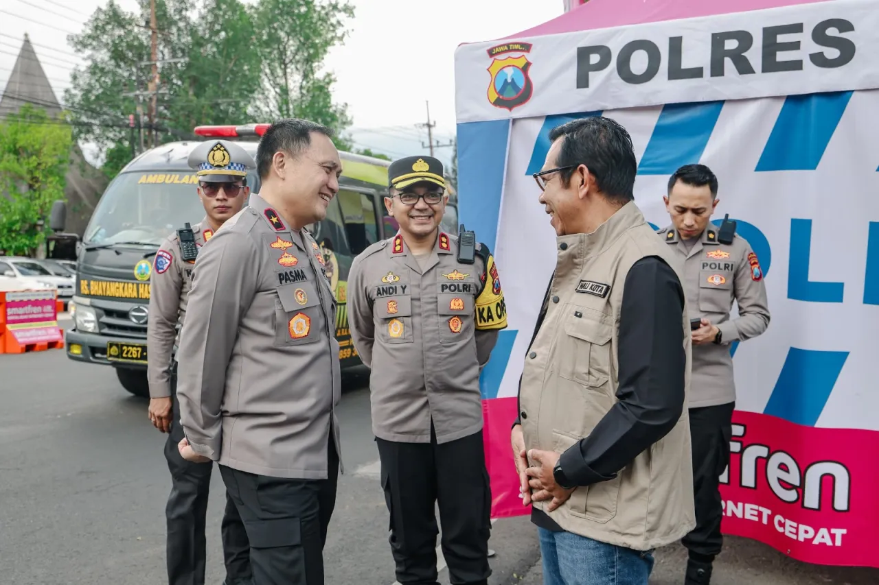 Wakapolda Jatim Tinjau Posyan Karanglo, Pantau Arus Balik Lebaran di Wilayah Malang Raya