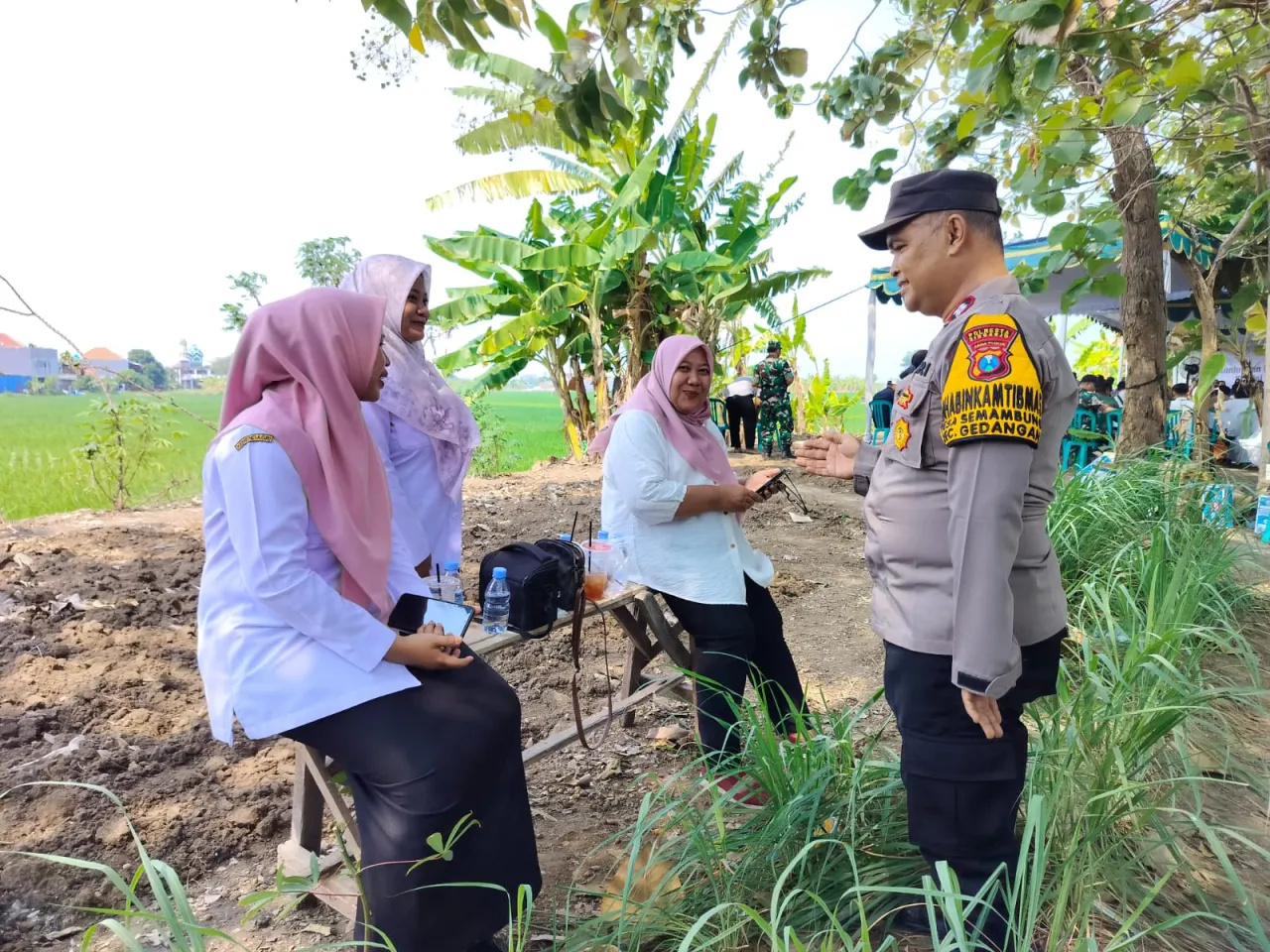 Bhabinkamtibmas Desa Semambung Koordinasi dengan Perangkat Desa Dukung Ketahanan Pangan
