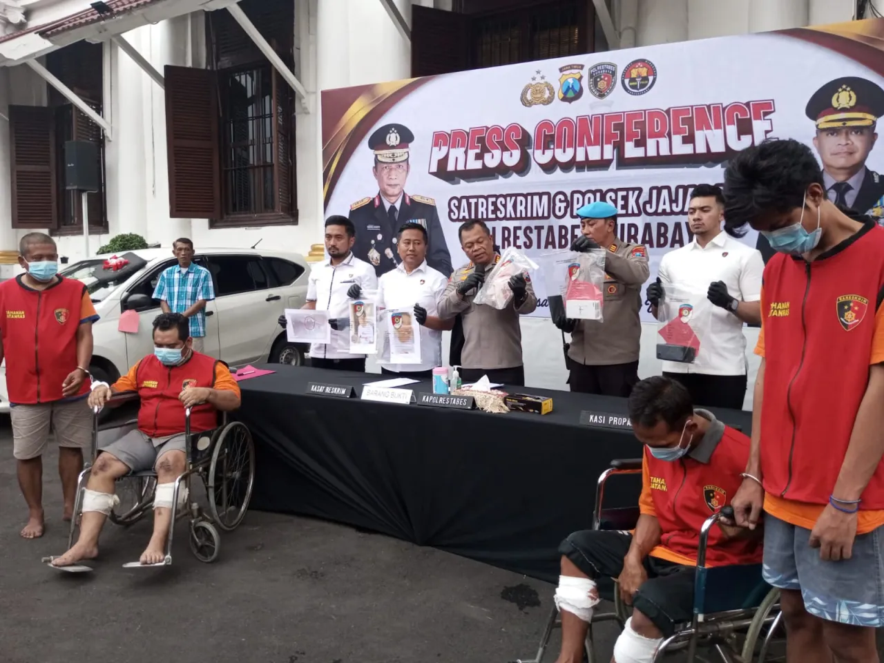 Unit Jatanras Polrestabes Surabaya Berhasil Ungkap Perempokan Sadis Di Surabaya