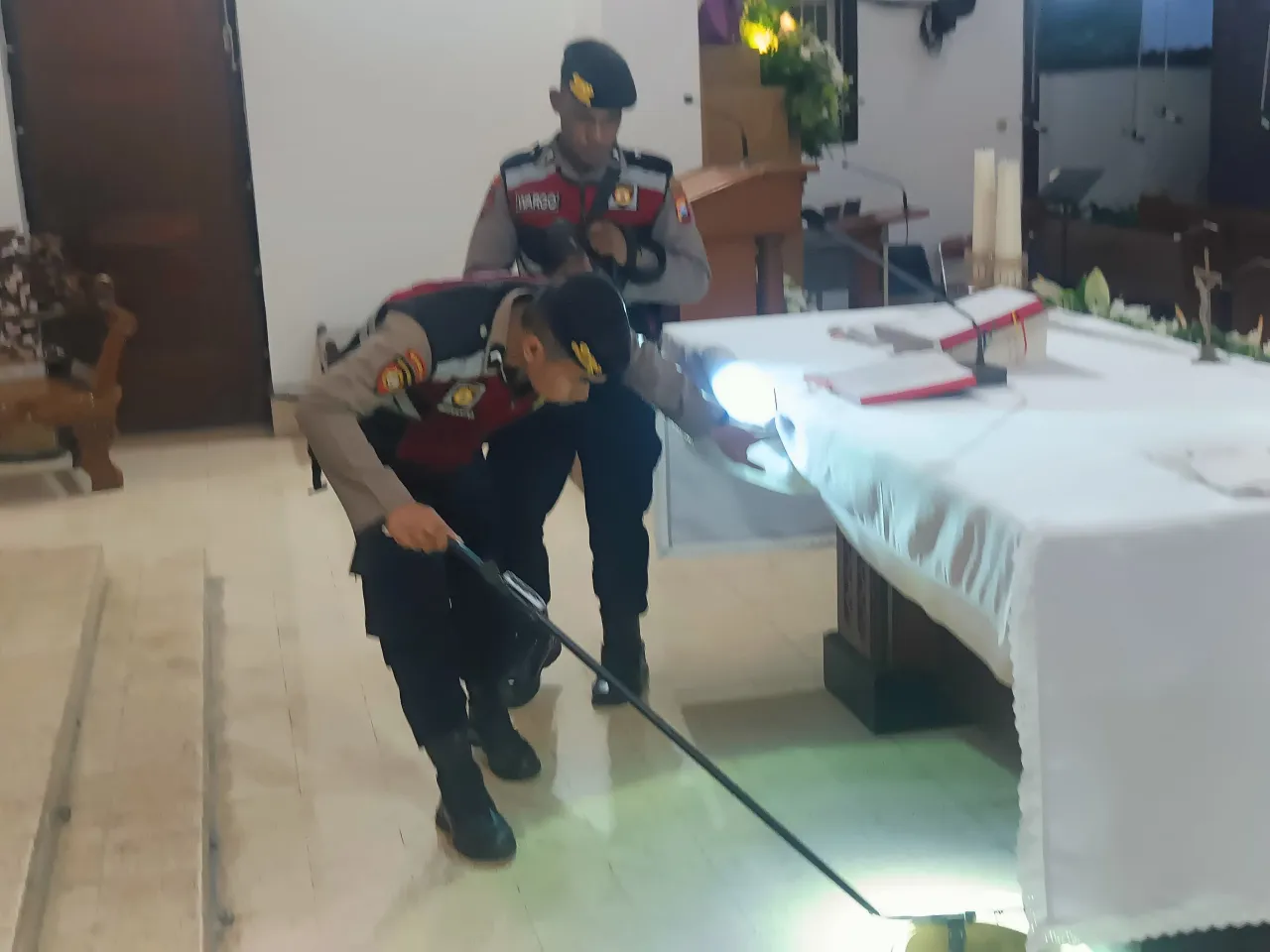 Polres Blitar Kota Lakukan Sterilisasi Gereja Jamin Keamanan Ibadah Rangkaian Paskah