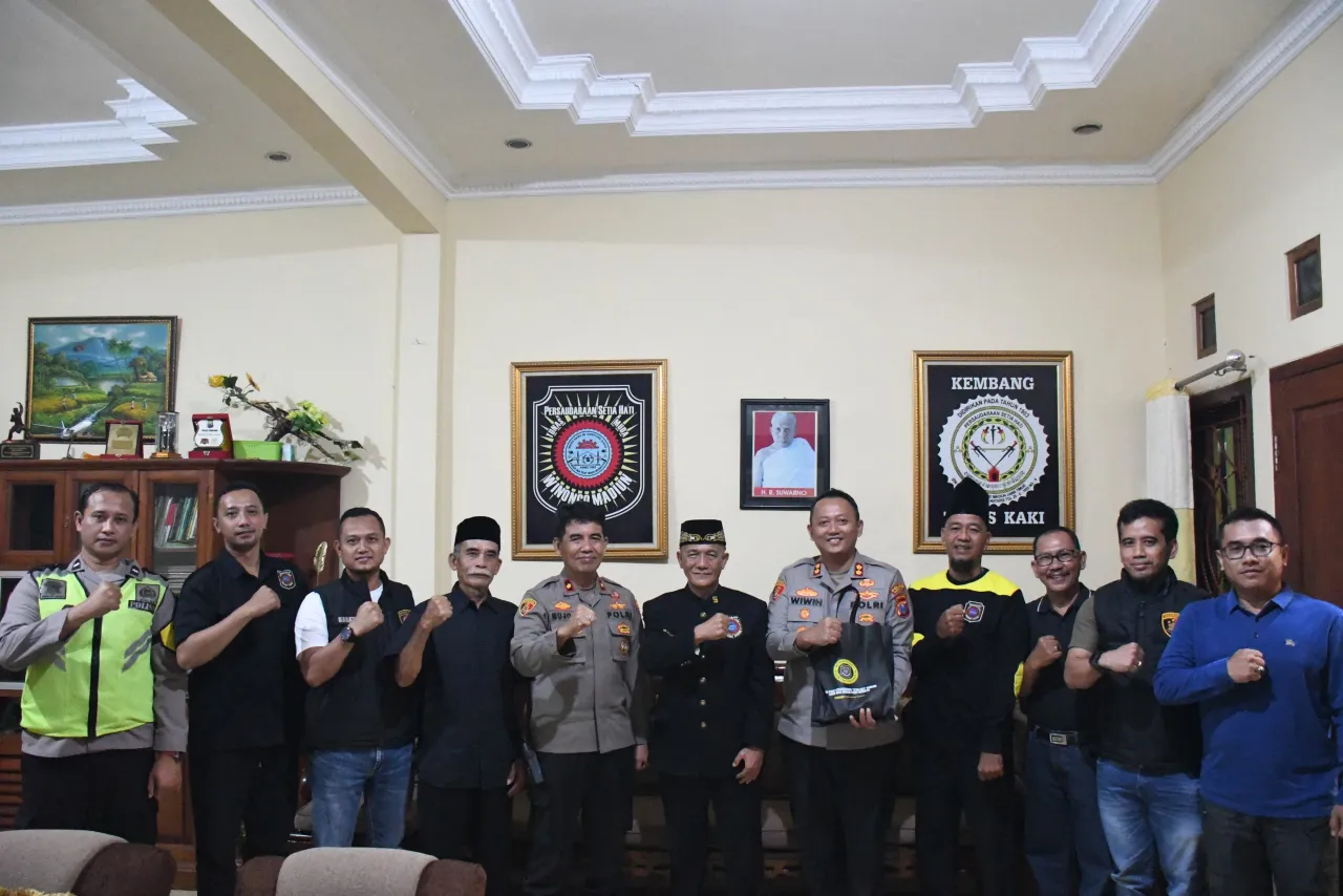 Polres Madiun Kota Jalin Kedekatan, Sosialisasikan Aplikasi Bantuan Polisi di PSHW