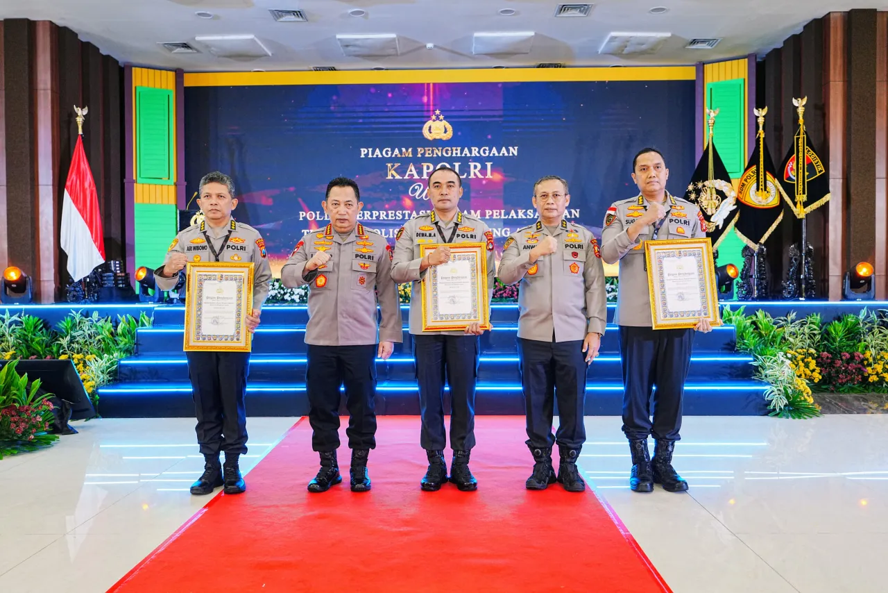 Polda Jatim Raih 3 Penghargaan Juara 1 Tingkat Nasional di Rakernis SDM Polri 2025