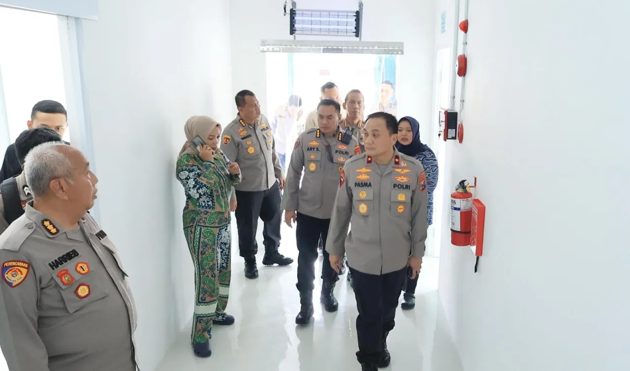 Wakapolda Jatim Tinjau Kesiapan SPPG dan Lokasi Rencana Pembangunan Gudang Ketahanan Pangan di Mojokerto