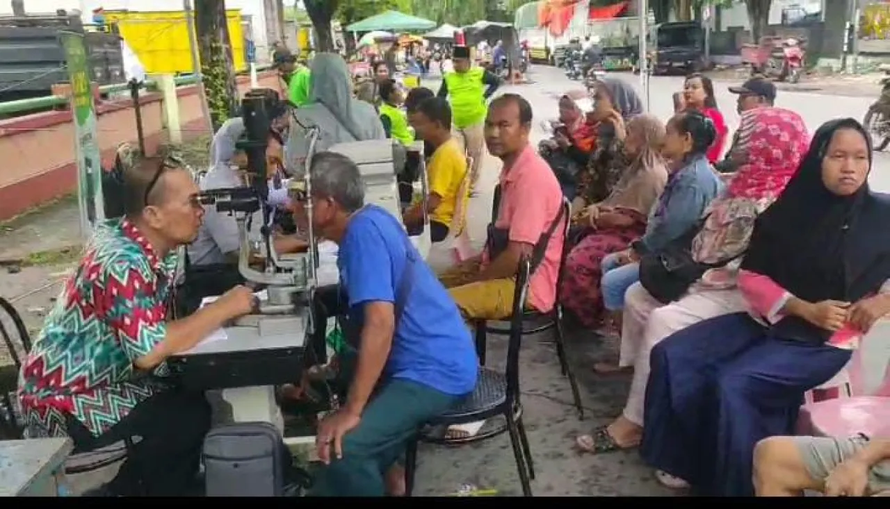 Bazar Bareng Senam Hingga Cek Kesehatan Gratis Meriahkan Warga Kelurahan Bongkaran
