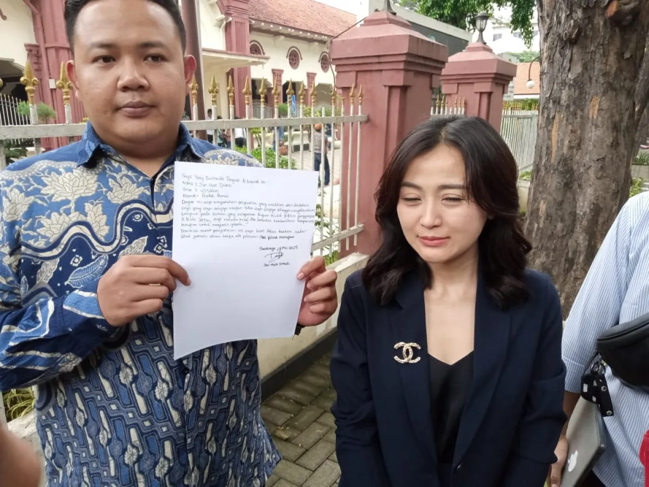 Pengusaha Surabaya Minta Maaf, Puluhan Ijazah Karyawan Akhirnya Diserahkan