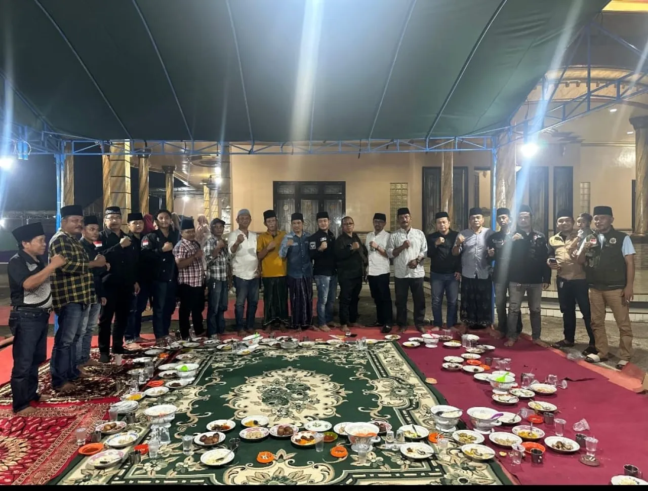 Ketua Umum FPMI Beserta Anggota Takziah ke Kediaman Ketua Umum Ormas IPPAMA H.Rasid Di Kabupaten Bangkalan